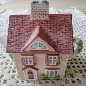 Ceramic decorative tea kettle "The Friendly Village"